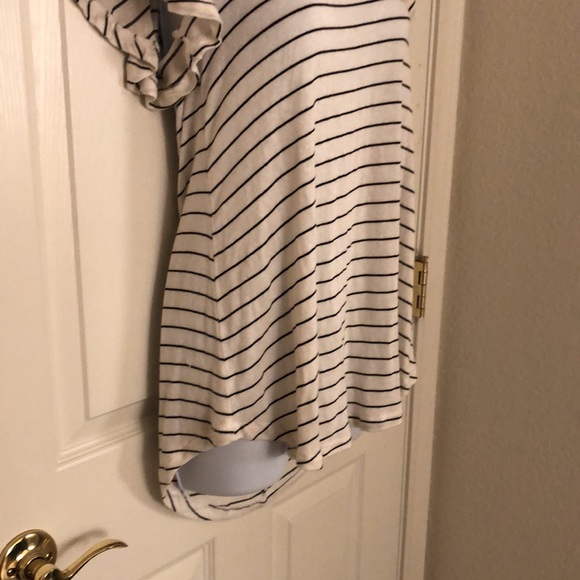 Flutter Sleeve Striped Boho Blouse - Picture 4 of 10